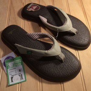 SANUK Women's Size 6 Yoga Chakra Yoga Mat Beige Flip Flop Thong Sandals -NWT